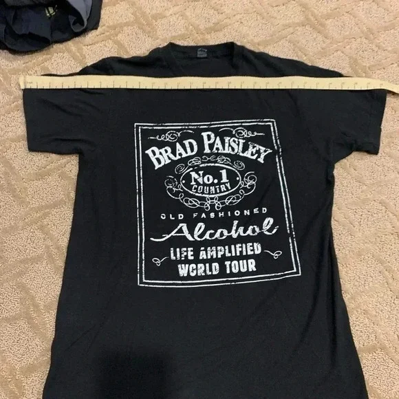 Brad Paisley Life Amplified Tour Concert  T-Shirt - Picture 6 of 6